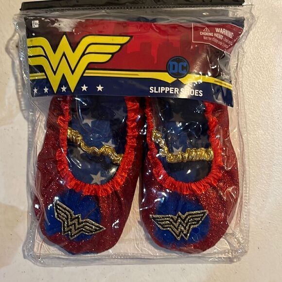 Wonder Woman Slipper Shoes size Child 4+ - Picture 1 of 4